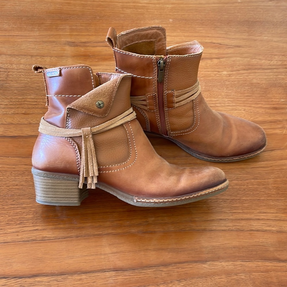 Women’s Pikolino boots